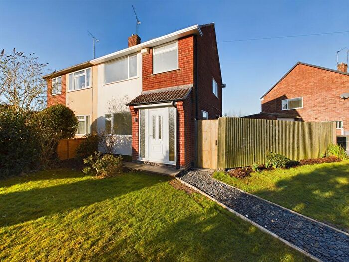 3 Bedroom Semi-Detached House For Sale In Ulverscroft Road, Loughborough, LE11