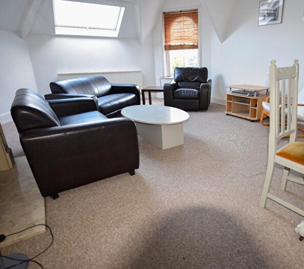 3 Bedroom Flat To Rent In Park Drive, The Park, Nottingham, NG7