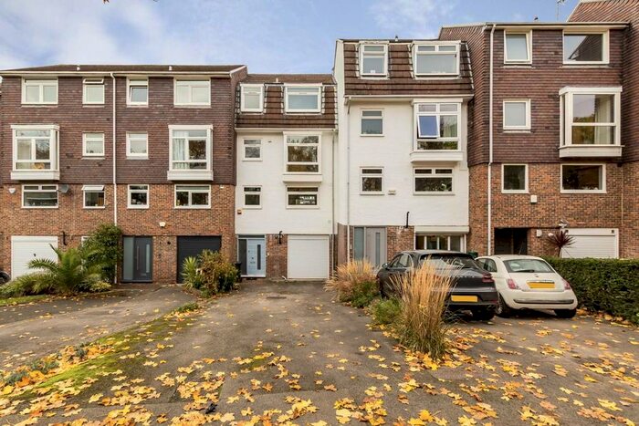 4 Bedroom Property To Rent In Chiswick House Grounds, Burlington Lane, London, W4