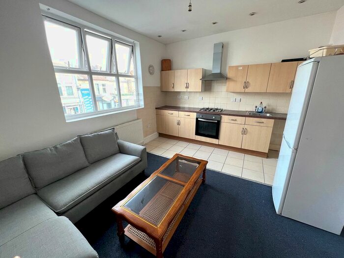 4 Bedroom Flat To Rent In Albert Road, Southsea, PO4