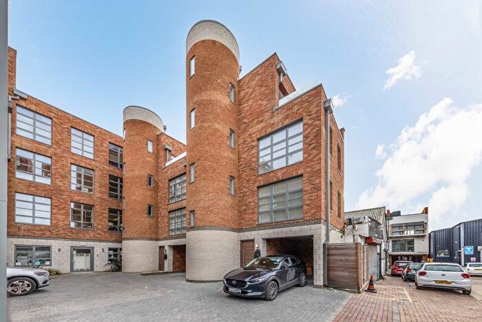 3 Bedroom Property To Rent In Elm Grove, Wimbledon, SW19