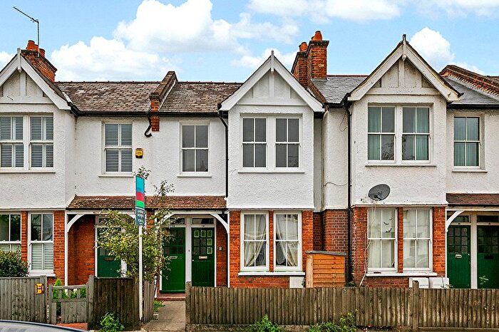 2 Bedroom Flat For Sale In Dover Terrace, Sandycombe Road, Kew, Surrey, TW9