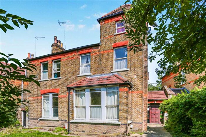 6 Bedroom Detached House For Sale In Carleton Road, London, N7
