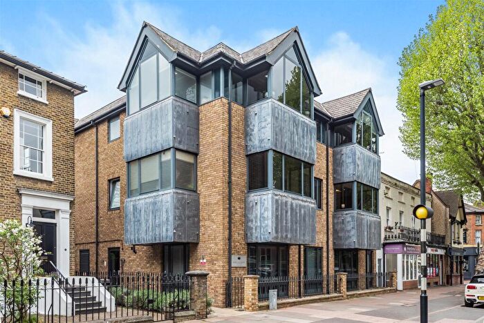 2 Bedroom Apartment To Rent In Maple Road, Surbiton, KT6