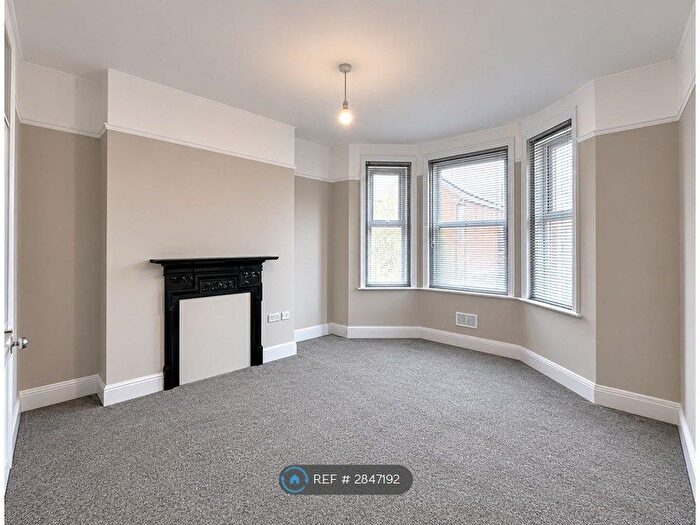 2 Bedroom Flat To Rent In Fortescue Road, Bournemouth, BH3