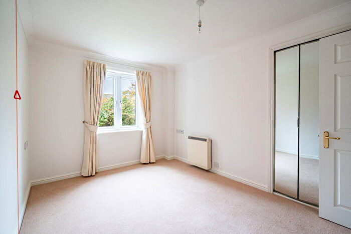 1 Bedroom Flat To Rent In Riverland Court, Stour Road, Christchurch, BH23