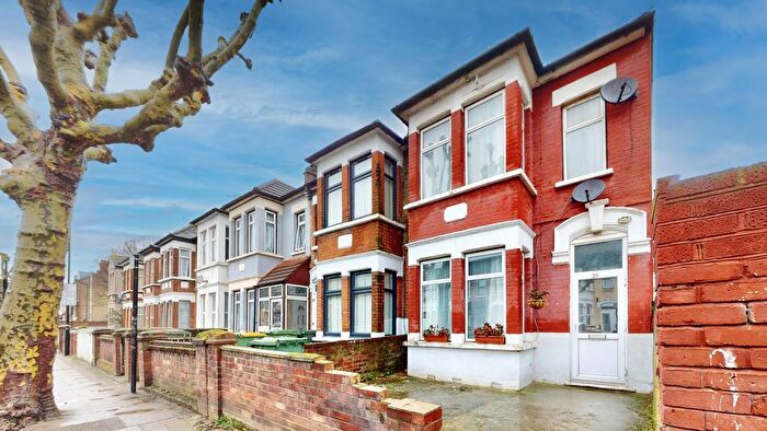 3 Bedroom End Terrace House For Sale In Terrace Road, Plaistow, E13