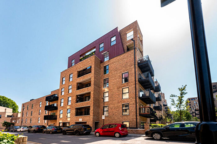1 Bedroom Flat For Sale In Chichely Heights, Woolwich, London, SE18