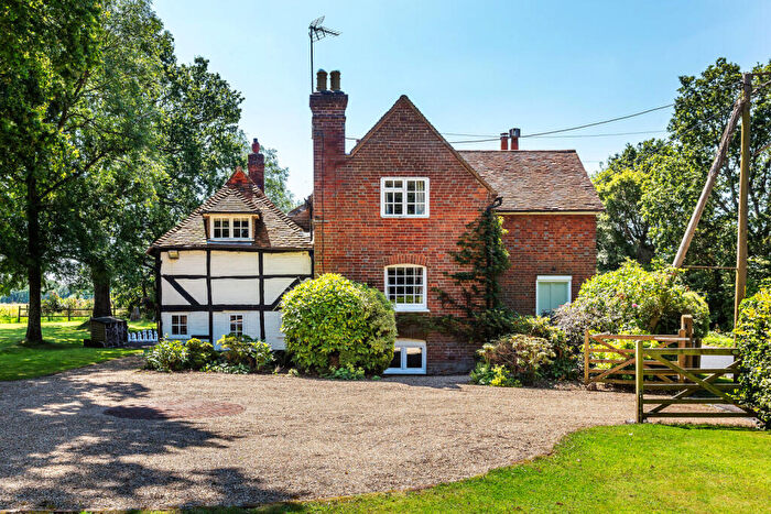 5 Bedroom Detached House For Sale In Knowle Lane, Cranleigh, Surrey, GU6