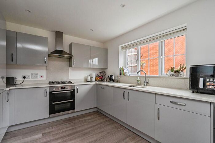 4 Bedroom Detached House For Sale In Hudson Gardens, Waterlooville, Hampshire, PO8