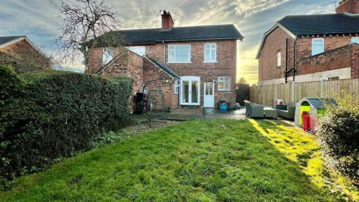 3 Bedroom Semi-Detached House For Sale In West Common Lane, Scunthorpe, DN17