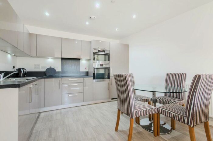 2 Bedroom Flat To Rent In Waterside Heights, Royal Docks, London, E16