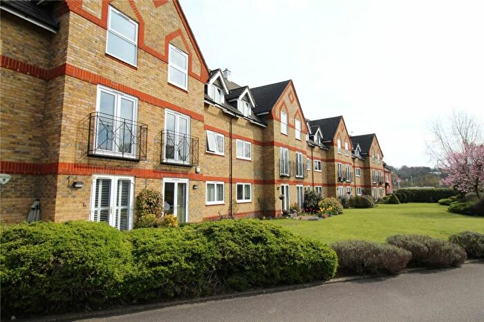 2 Bedroom Flat To Rent In Greenes Court, Lower Kings Road, Berkhamsted, HP4