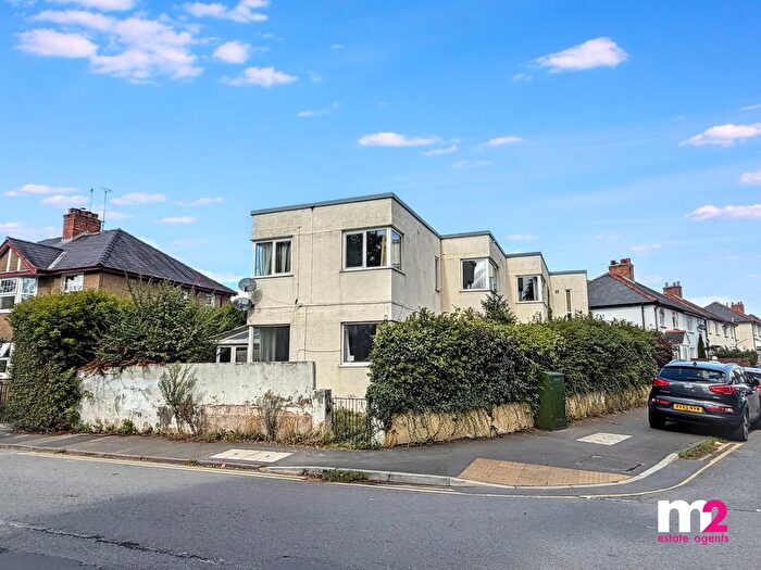 3 Bedroom Flat For Sale In Park Avenue, Abergavenny, NP7