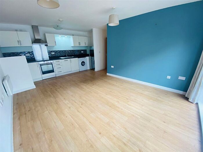 2 Bedroom Flat To Rent In Sweetman Place, Bristol, BS2