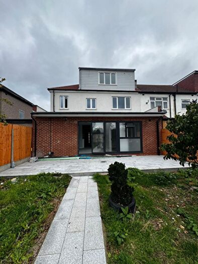 Studio To Rent In Homefield Avenue, Ilford, IG2