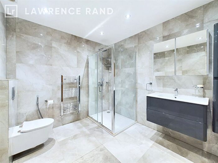 5 Bedroom Detached House To Rent In Swakeleys Road, Ickenham, Uxbridge, Middlesex, UB10