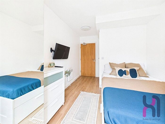Studio To Rent In Chapel Street, Salford, M3