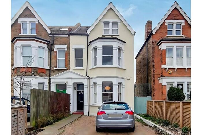 2 Bedroom Flat For Sale In Manor Park, London, SE13
