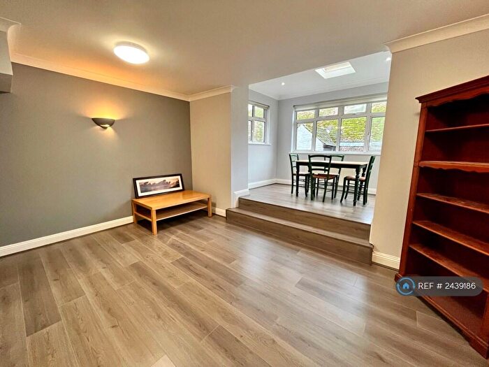 2 Bedroom Maisonette To Rent In The Masons, Gerrards Cross, SL9