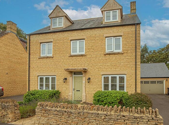 5 Bedroom Detached House To Rent In Britains Close, Sutton Benger, SN15