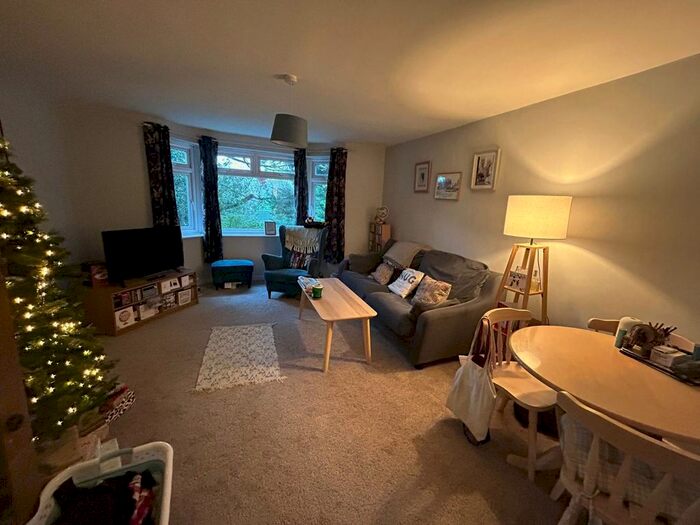 2 Bedroom Flat To Rent In St. Aidans Court, Prenton, CH43