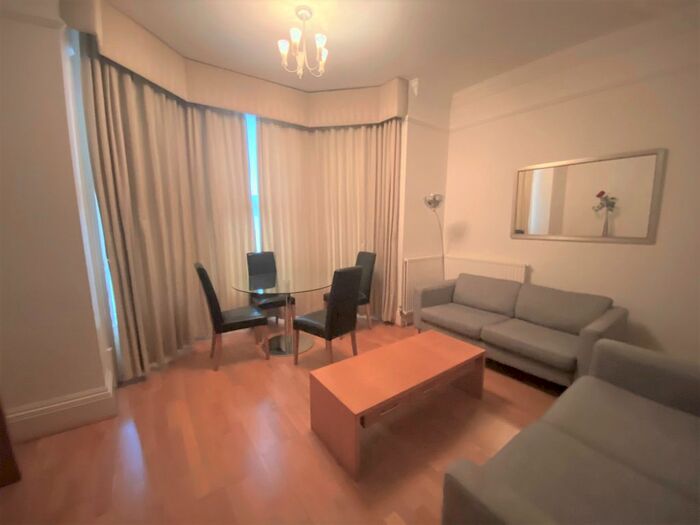 2 Bedroom Flat To Rent In Kew Gardens Road, Richmond, TW9