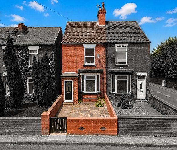 3 Bedroom Semi-Detached House For Sale In Bentley Road, Doncaster, DN5