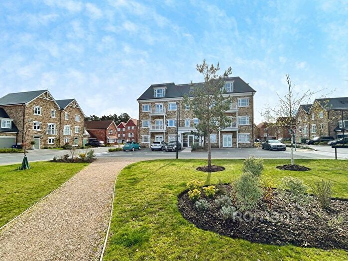 1 Bedroom Flat For Sale In Cedar Lodge, Sundew Avenue, Fleet, GU51