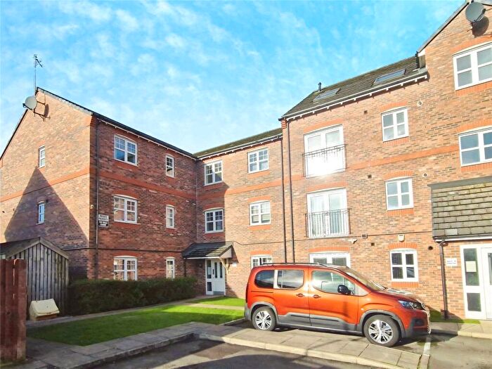 2 Bedroom Flat For Sale In Fernbeck Close, Farnworth, Bolton, Greater Manchester, BL4