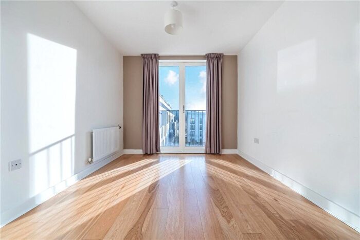 2 Bedroom Apartment To Rent In Victoria Bridge Road, Bath, Somerset, BA2