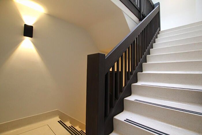 2 Bedroom Apartment To Rent In High Street, Brentwood, Essex, CM14
