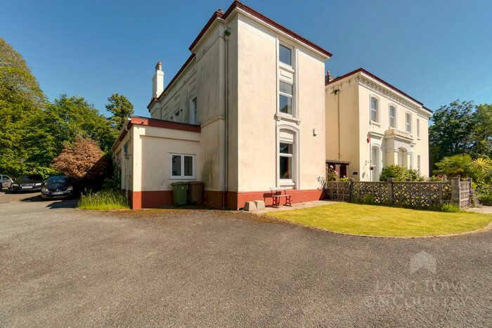 2 Bedroom Town House To Rent In Mannamead, Plymouth, PL3