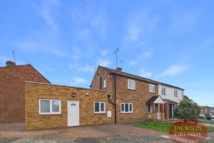 4 Bedroom Semi Detached House For Sale In Birchfield Crescent, Abington, NN3