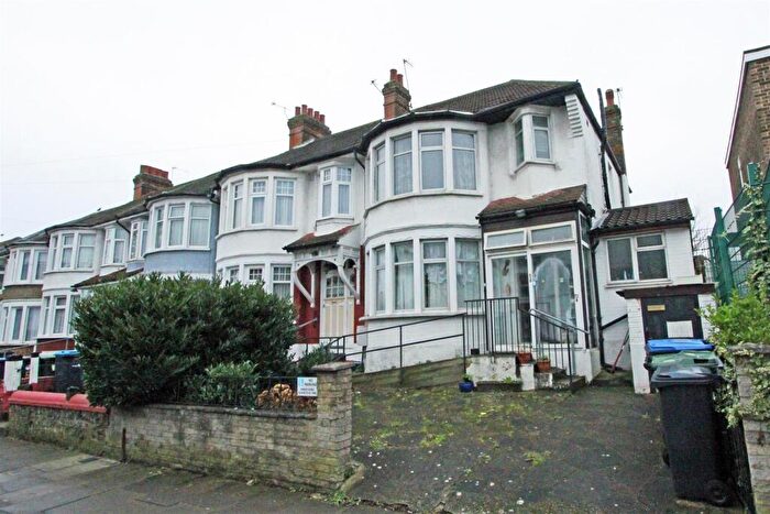 3 Bedroom End Of Terrace House For Sale In Tottenhall Road, London, N13