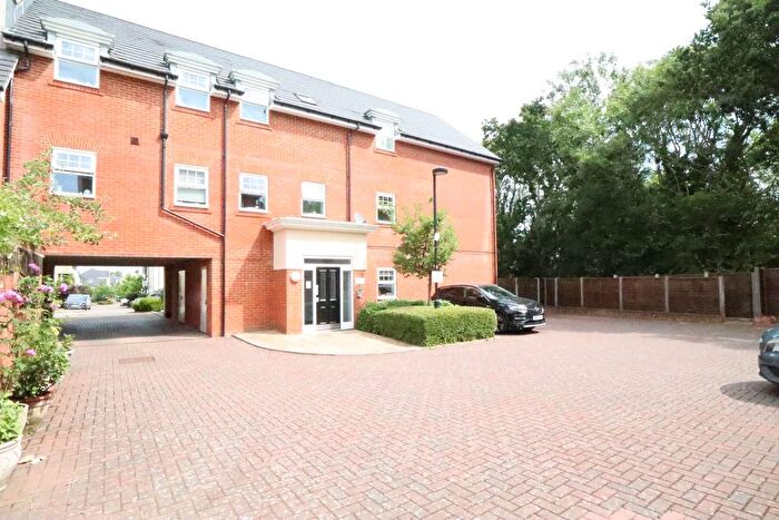 2 Bedroom Flat To Rent In Erickson Gardens, Bromley, BR2