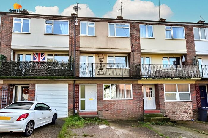 4 Bedroom Terraced House To Rent In Russell Court, Chesham, HP5