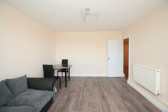 2 Bedroom Maisonette To Rent In Sleaford House, Fern Street, Bow, E3