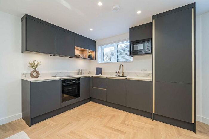 1 Bedroom Property For Sale In Waldeck Road, Chiswick, W4
