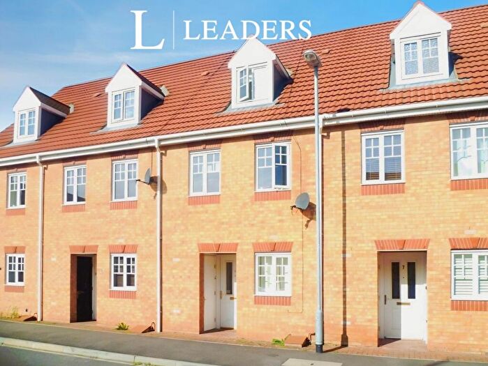 3 Bedroom House To Rent In Curbar Close, Mansfield, NG18