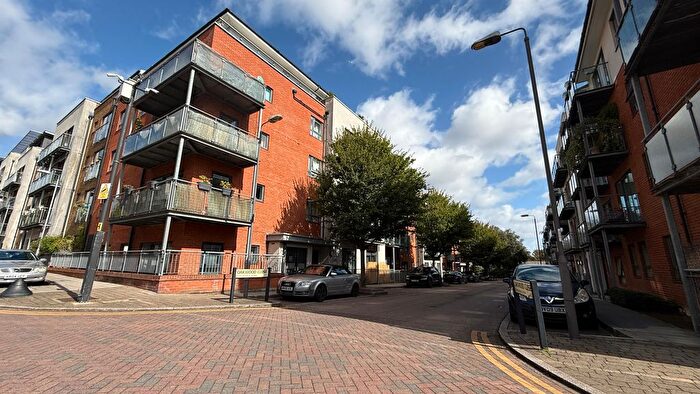 2 Bedroom Flat To Rent In Desvignes Drive, London, SE13