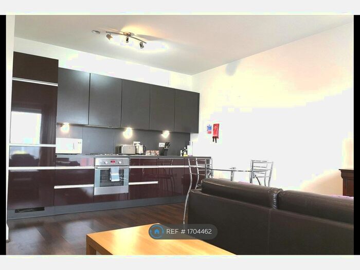 2 Bedroom Flat To Rent In Alencon Link, Basingstoke, RG21