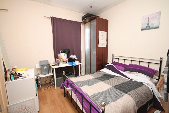 Studio To Rent In Offord Road, London, N1