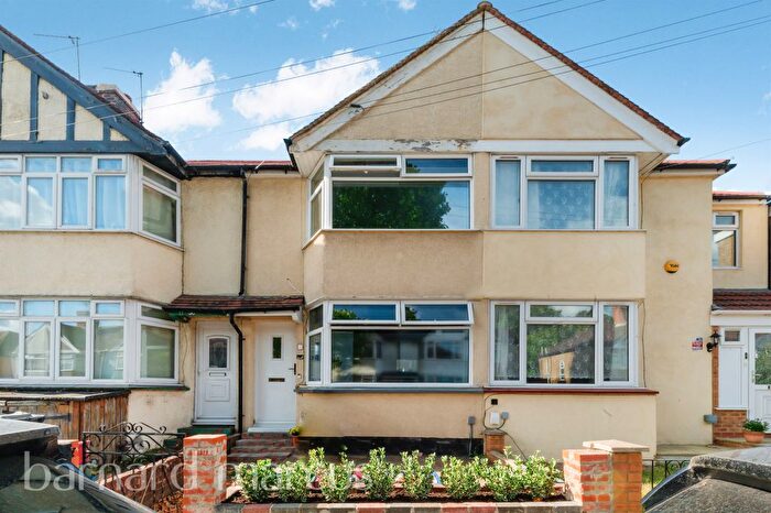 3 Bedroom Terraced House For Sale In Saxon Avenue, Feltham, TW13