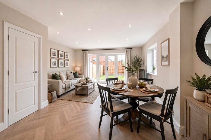3 Bedroom Semi-Detached House For Sale In Park Road, Farnborough, Hampshire, GU14