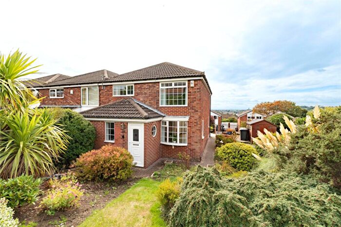 3 Bedroom Semi Detached House For Sale In Dale Park Gardens, Leeds, West Yorkshire, LS16