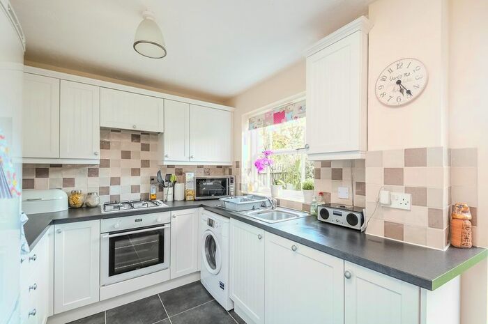 3 Bedroom Semi-Detached House To Rent In Ascot Close, Stratford-Upon-Avon, CV37