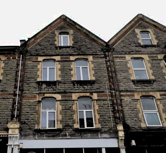 Studio To Rent In High Street. Barry, CF62