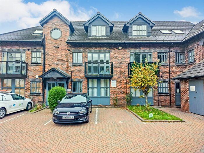 1 Bedroom Apartment For Sale In Town Row, Liverpool, L12