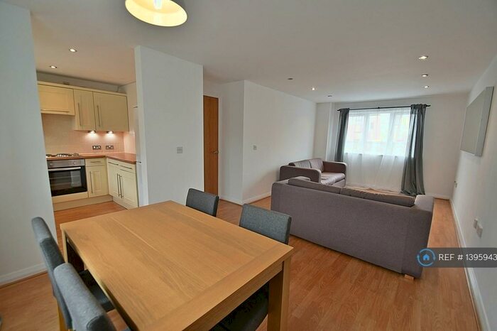 2 Bedroom Flat To Rent In The Bails, Worsley, Manchester, M28